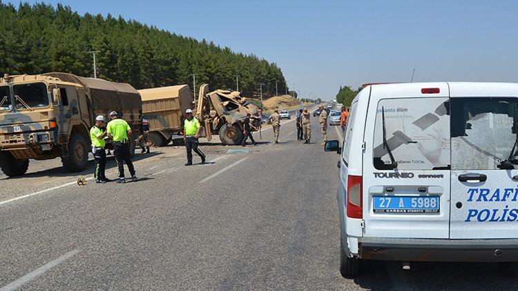 Gaziantep'te askeri araç devrildi: 2 yaralı