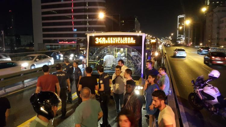Şişli'de metrobüs kazası