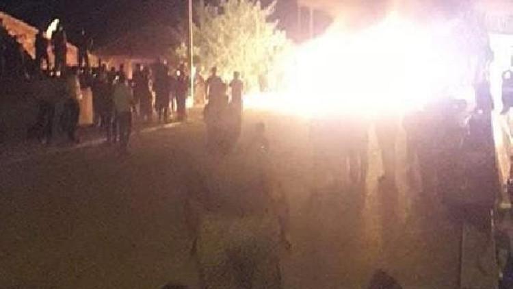 Küçük çocuğa istismardan tutuklandı! Mahalle ayağa kalktı... Ateşe verdiler