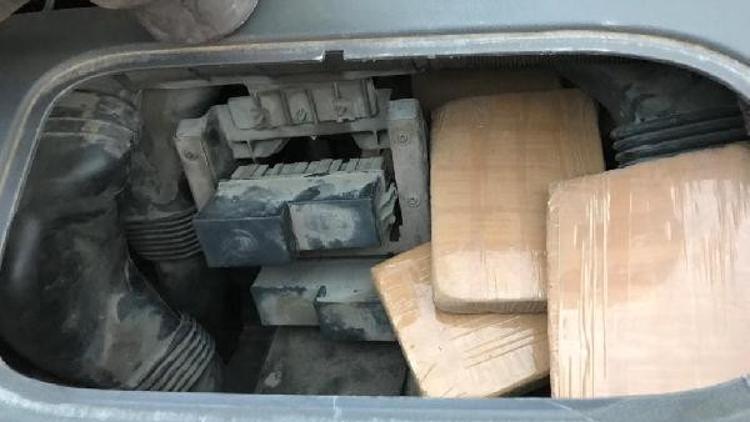 Van'da park halindeki minibüste 51 kilo eroin ele geçirildi