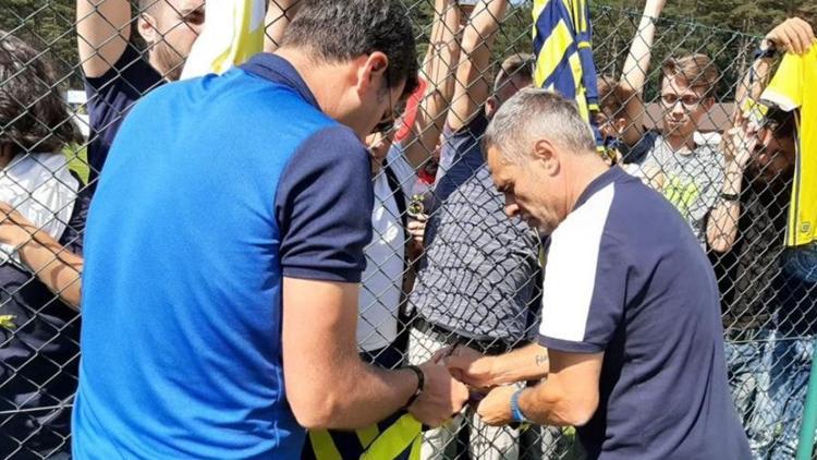 Fenerbahçe'de taraftar buluşması gerçekleştirildi