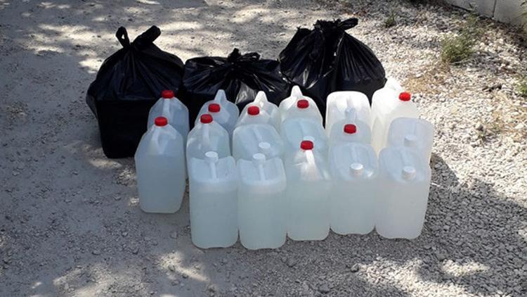 Sahte içki satarken suçüstü yakalandı
