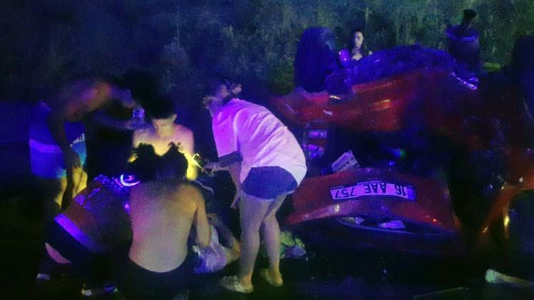 Bursa'da feci kaza: 1 ölü 11 yaralı