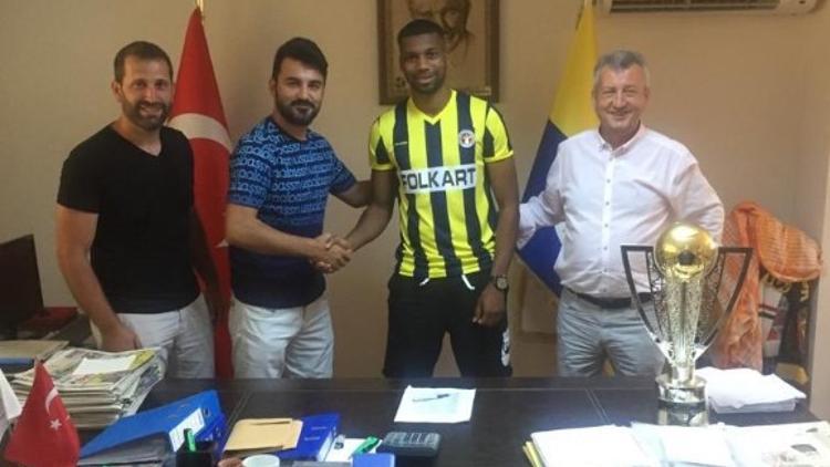 Menemen'de İbrahim Sangare imzaladı