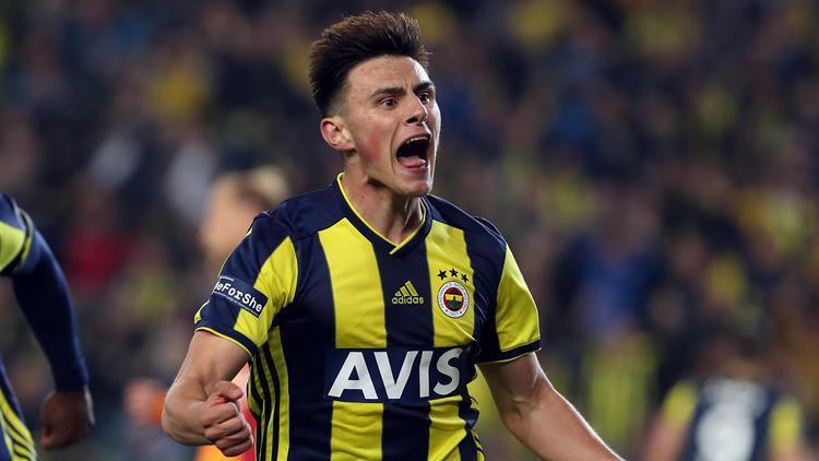 Eljif Elmas'tan gece yarısı paylaşımı