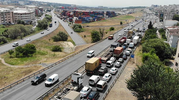 Son dakika: Beylikdüzü, Ambarlı Liman yolunu kilitleyen kaza