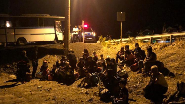Ayvalık'ta 99 kaçak göçmen yakalandı