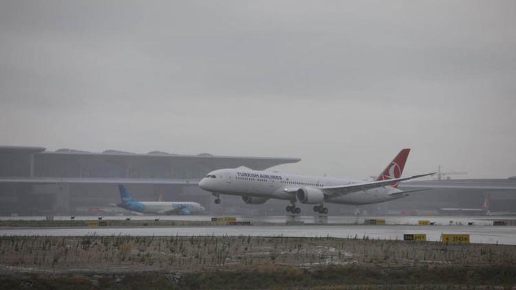 THY'nin ikinci "rüya uçağı" İstanbul'a geldi