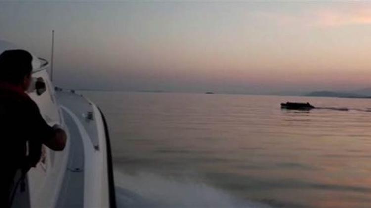 Çeşme açıklarında 33 kaçak göçmen yakalandı