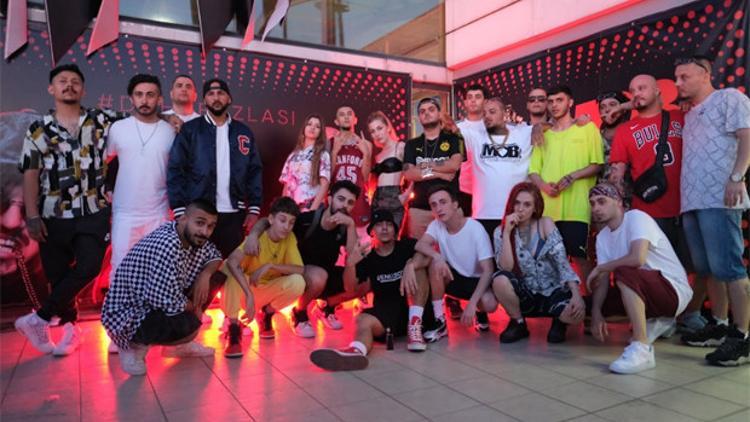 M.O.B Entertainment 1'inci yılını kutladı
