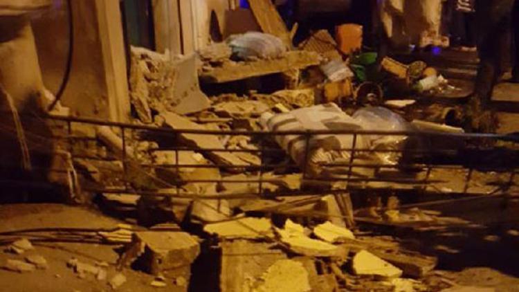 Balkon çöktü: Bir kişi yaralandı