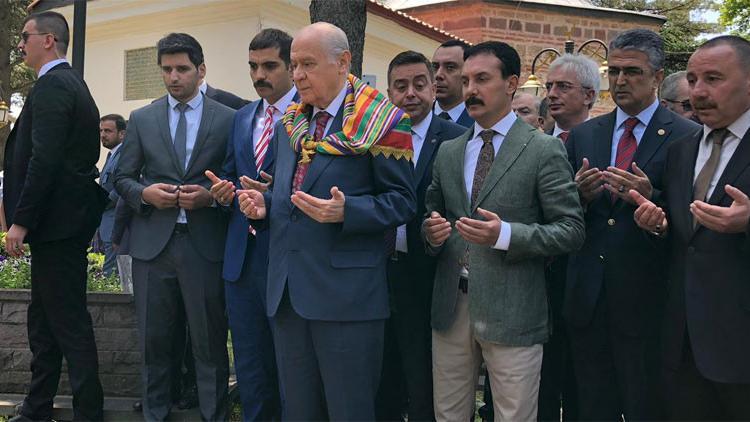 Bahçeli, Ertuğrul Gazi Türbesi'ni ziyaret etti