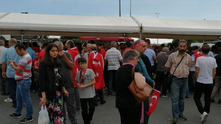 Atatürk Havalimanı'nda 15 Temmuz anma töreni için toplanmalar başladı