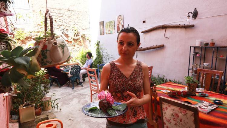 Mühendis oldu, dünyayı gezdi! Memleketinde kafe açtı huzuru buldu