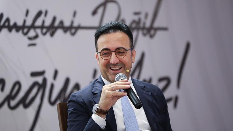 THY Yönetim Kurulu Başkanı İlker Aycı'dan öğrencilere tavsiye