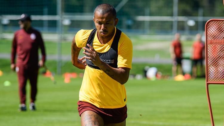Planlar değişti, Mariano Galatasaray'da kalıyor