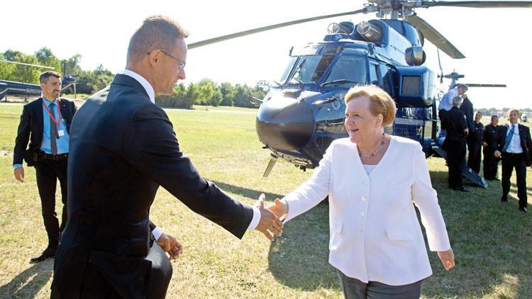 Merkel’den Macaristan’a Demir Perde teşekkürü