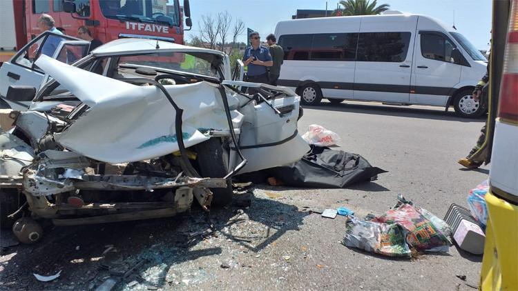 Yolcu otobüsüne çarptı! Feci kaza…