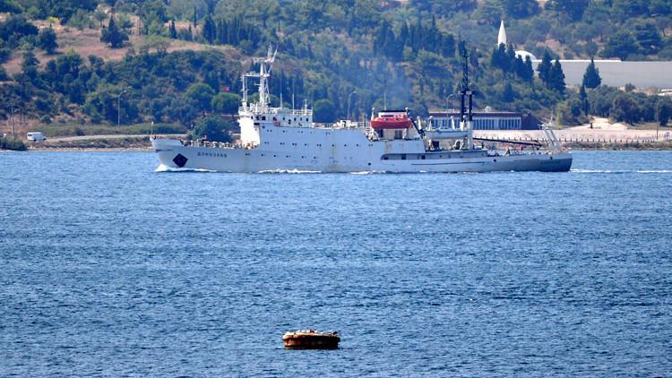 Rus askeri gemisi Çanakkale Boğazı'ndan geçti