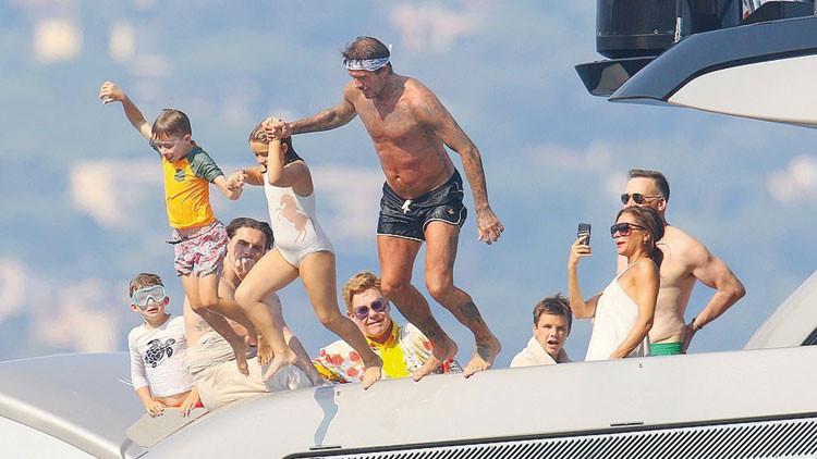 Elton’ın yatında