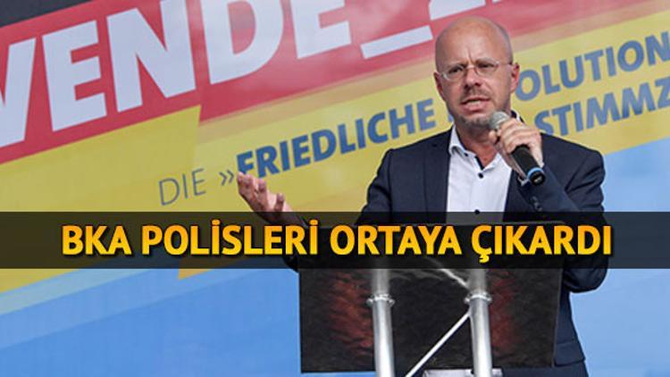 Gamalı haç bayraklarıyla yürümüşler