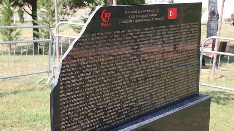 Tiran'daki 15 Temmuz Şehitler Anıtı'na saldırı