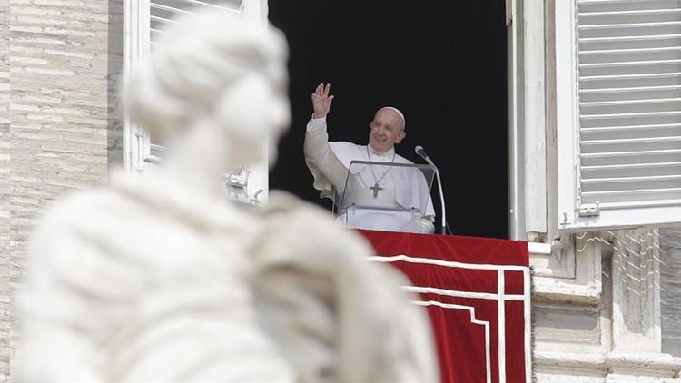 Papa Francis, asansörde mahsur kaldı