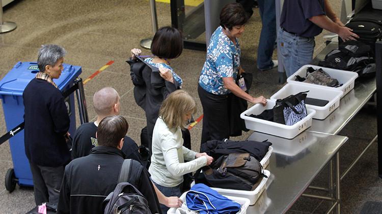 Filipinler'de Amerikalı kadın yolcunun el bagajından bebek çıktı