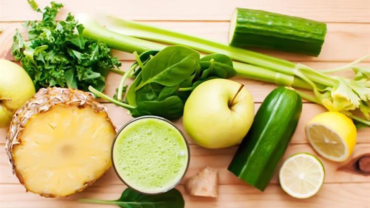 Kilo Vermeye Yardımcı Olan Ananas ve Salatalık Suyu Tarifi