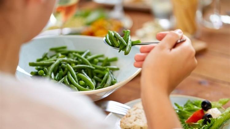 'Yaza Fit Girmek İçin Yemek Yiyin'