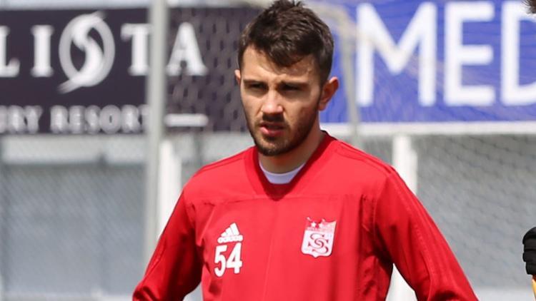 Sivas'tan Emre tepkisi: Beşiktaş’ın bütün oyuncularına talibiz!
