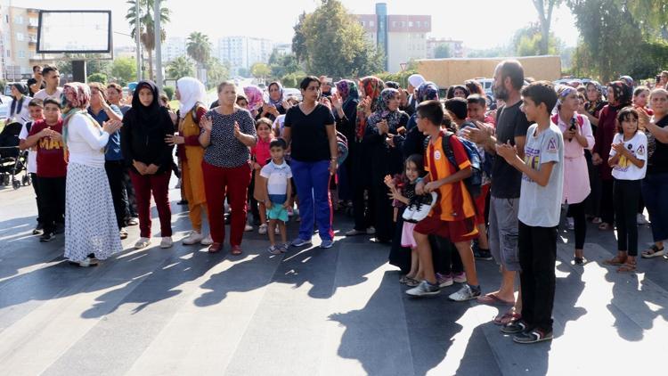 Veliler isyan etti! Çevre yolunu trafiğe kapattı