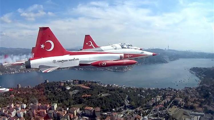 Türk Yıldızları nefes kesti! O anlar kokpit içi kameralarla kaydedildi
