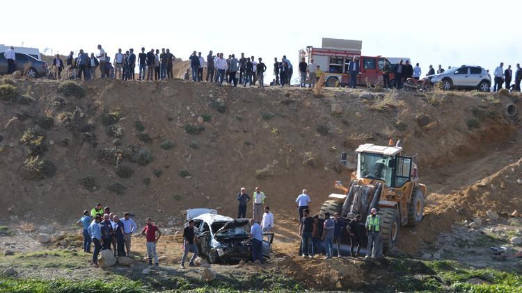 Yüksekova'da taziye yolunda kaza: 2 ölü, 3 yaralı