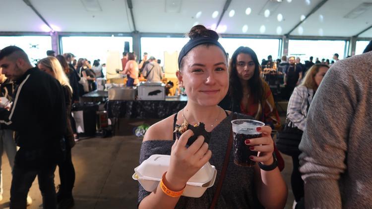 Sebzeden suşiye her şeyin siyah olduğu festival