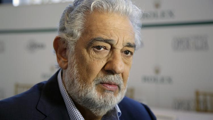 Taciz suçlamaları İspanyol tenor Domingo'yu istifa ettirdi