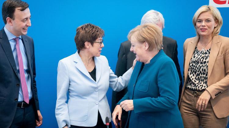 Karrenbauer’in önlenemez düşüşü