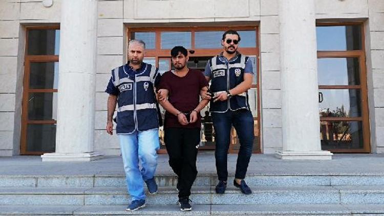 Cezaevi firarisi damda uyurken yakalandı