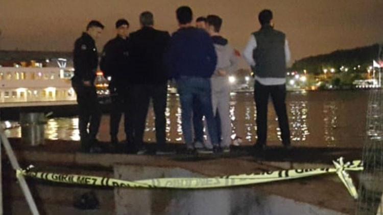Karaköy'de dehşet! Arkadaşını boğazından bıçaklayıp kaçtı
