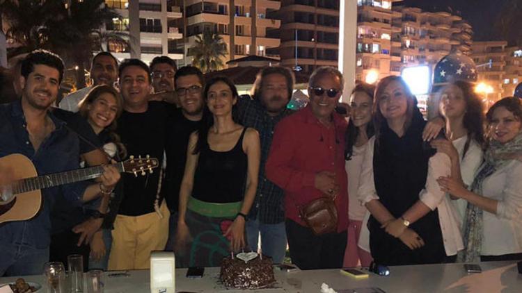 Yeni yaşını sette kutladı