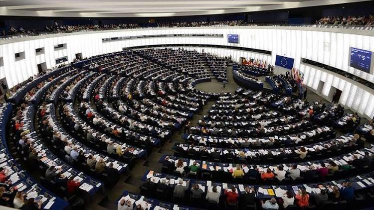 AP'den Fransa'nın Komisyon üye adayına ret
