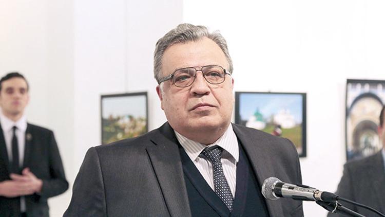 Karlov davasında üç sanığa tahliye