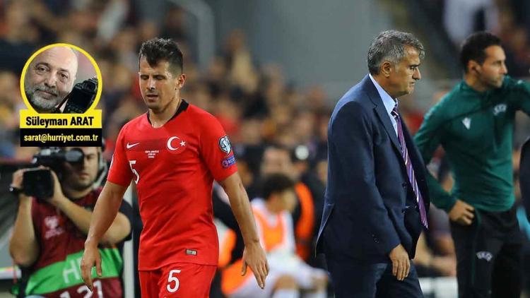 Kaburgası kırılan Emre en az 1 ay yok!