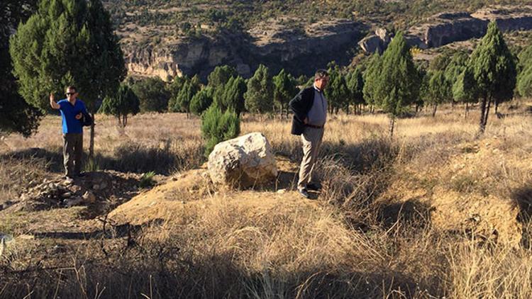 Kaymakam kazı yapan definecileri suçüstü yakaladı
