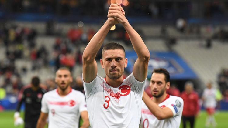 Merih Demiral: "Ne mutlu Türküm diyene!"