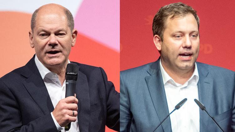 Bir AfD’ye, diğeri Seehofer’e yüklendi