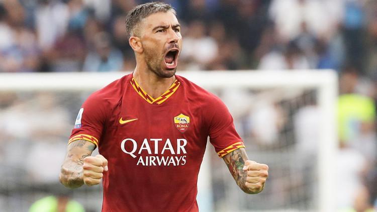 Fenerbahçe'de son dakika! Kolarov ile 2+1 yıllığına...