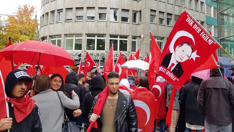 Wuppertall’da terörü lanetlediler