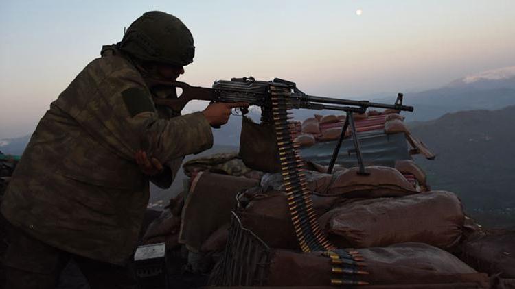 Mardin'de PKK'lı teröristlerle çatışma: 1 asker şehit