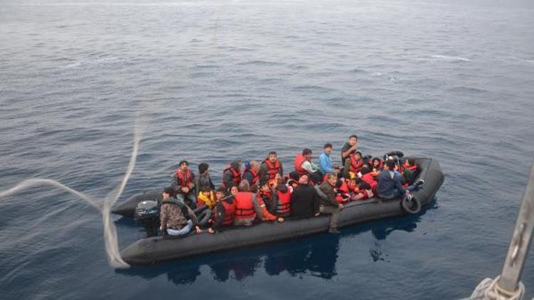 Çanakkale'de 53'ü çocuk 101 kaçak göçmen yakalandı